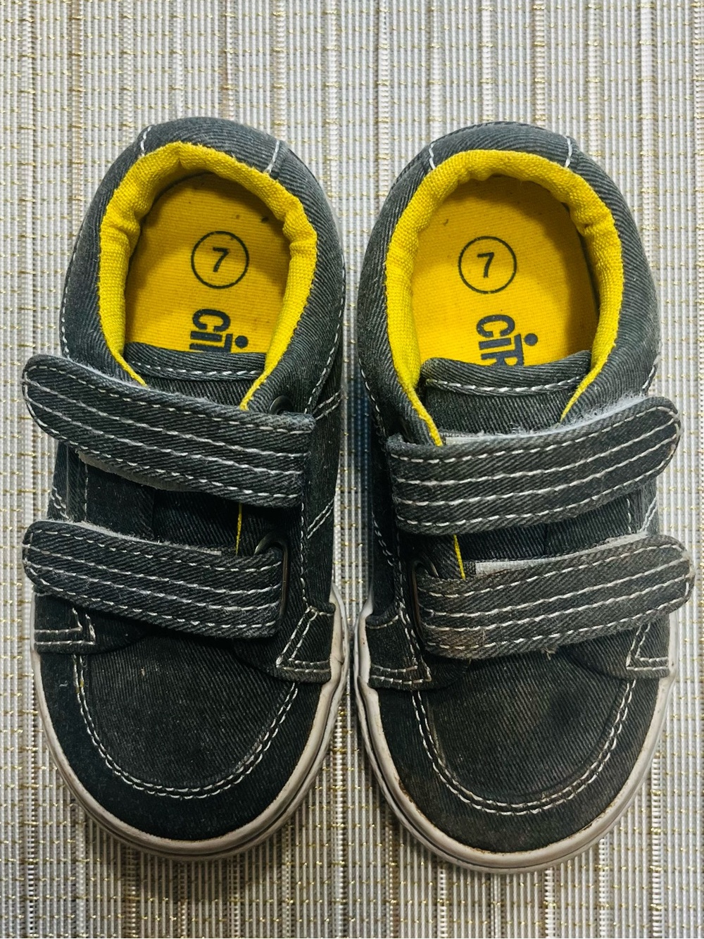 Toddler SZ 7 Circo Black Canvas Kids Sneakers Grey with Yellow Lining.